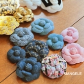 春夏百搭山茶花胸针小香风胸花精致头夹花网红别针大衣西装 饰品