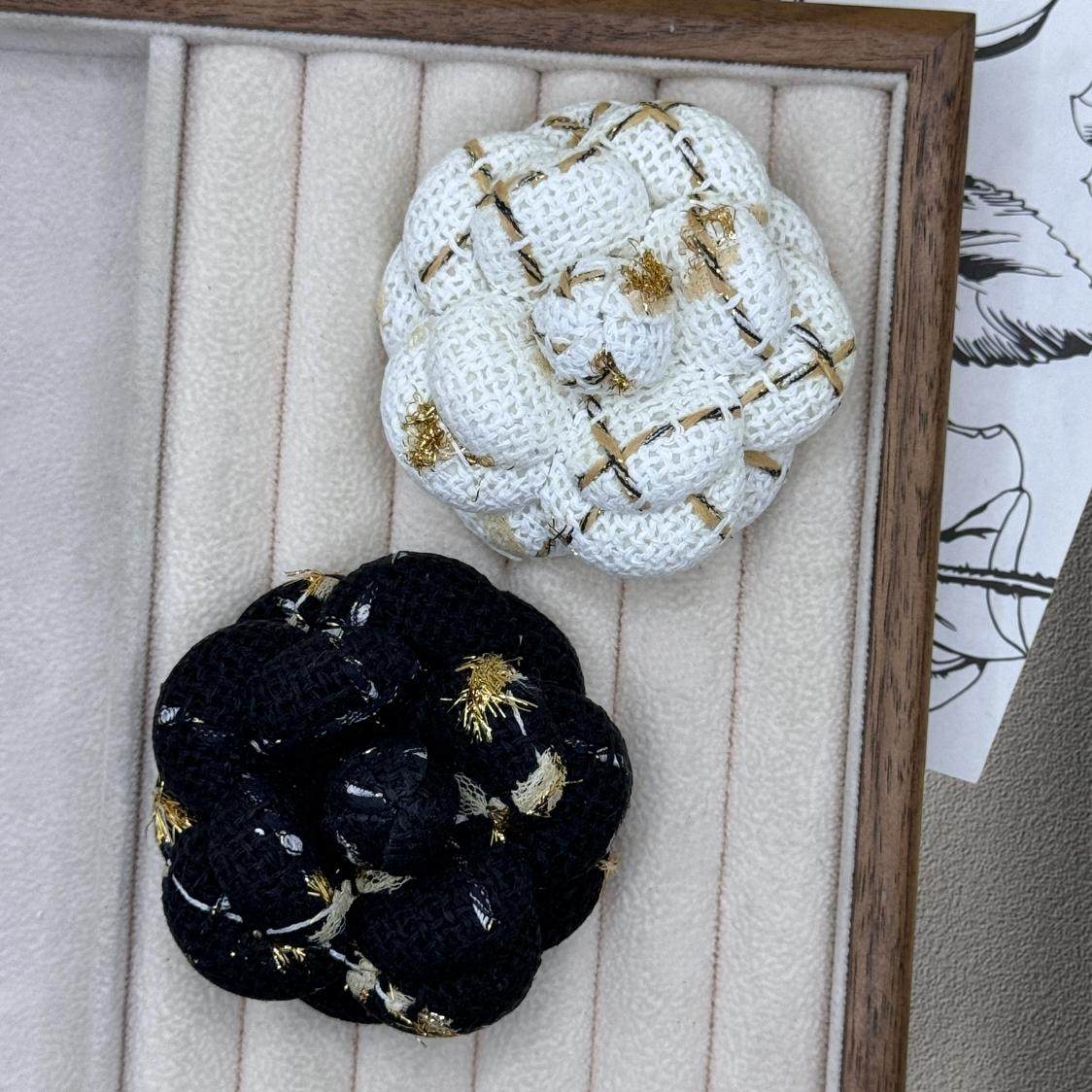 法式复古小香风胸花粗花呢布艺高级手工山茶花胸针春夏配饰品别针,饰品/流行首饰/时尚饰品新,胸针,淘宝优惠券,粉丝福利购,淘宝优惠卷