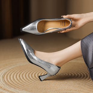 牛皮2025新款防踢箭头粗高跟气质工作鞋女鞋女鞋LF010