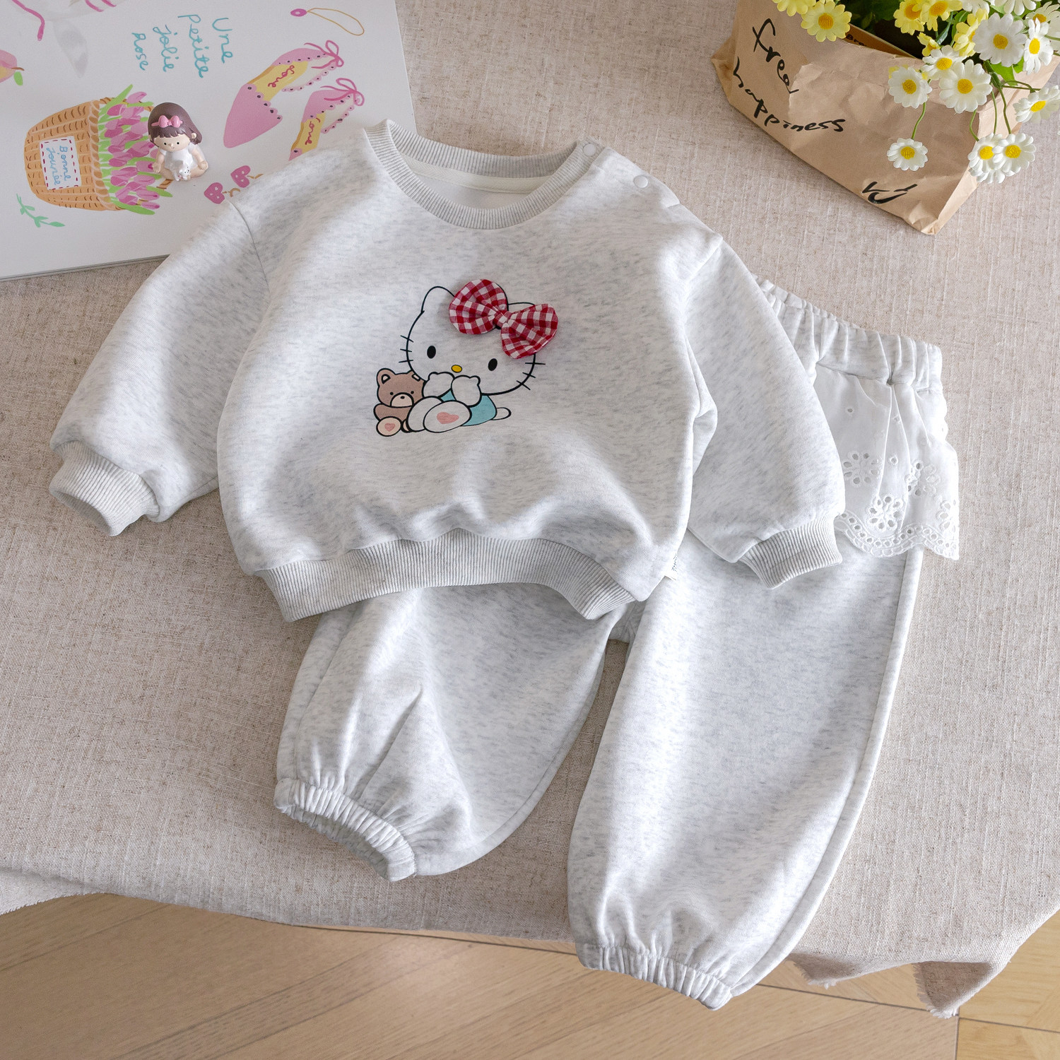 宝宝套装2025秋装女童卡通长袖卫衣花边卫裤婴幼儿洋气衣服两件套