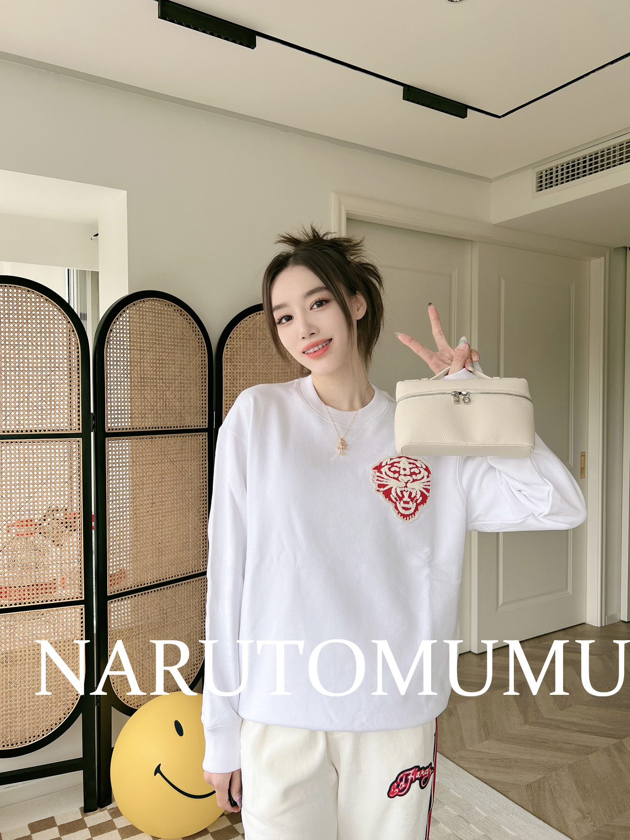 刺绣ed美潮简约套头卫衣