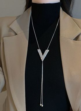 秋冬时尚长款高档毛衣链女高级感项链吊坠轻奢小众设计大V配饰品
