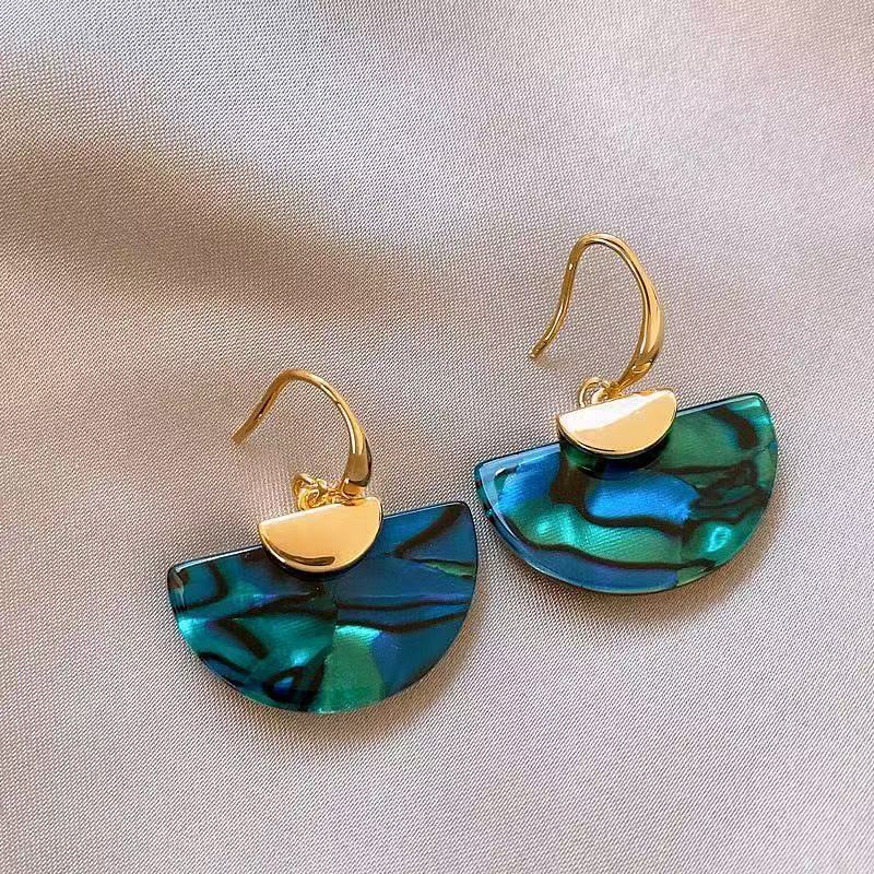 绿色扇形耳钉女2025新款高级感秋冬耳环复古港风夸张小众设计耳饰