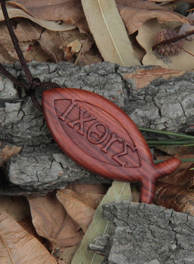 义树家·希腊JD鱼实木吊坠红檀木项链时尚休闲创意装饰礼品24401