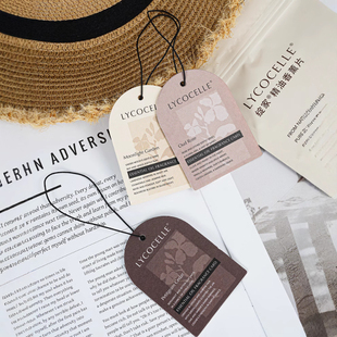 简约家用精油香薰片衣柜车载专用挂饰衣物长效持久留香