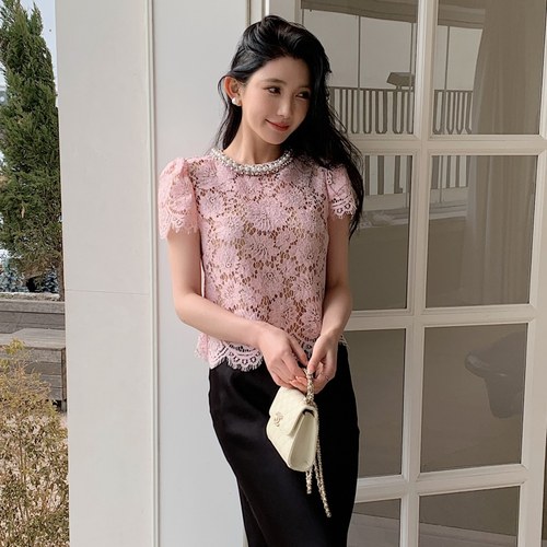 学媛风高级感性感镂空粉色蕾丝衫