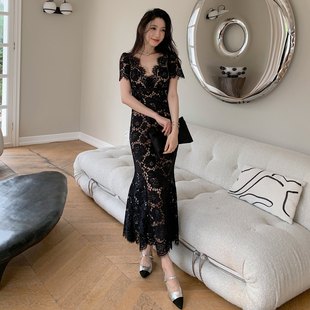 经典 新款 黑色性感V领蕾丝连衣裙高级感好看鱼尾长裙 女装 明星同款