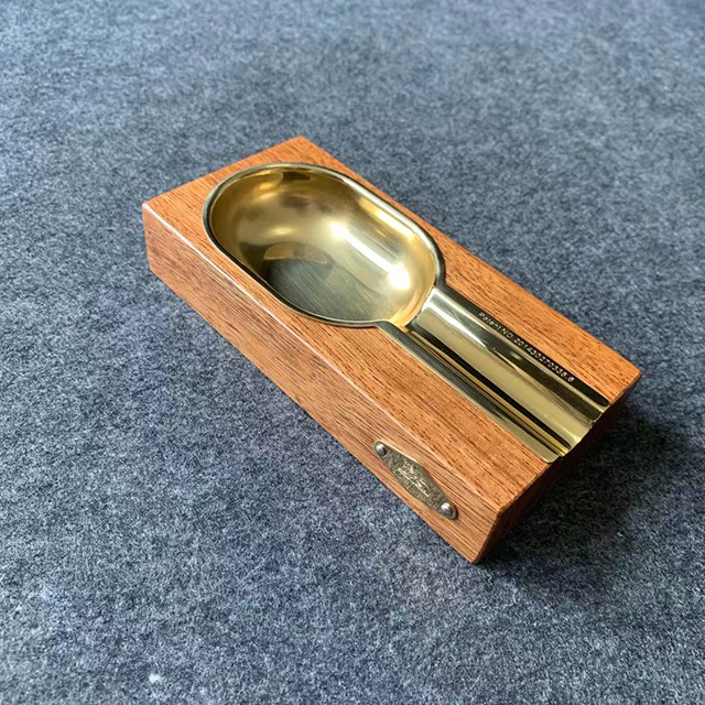 雪茄烟灰缸木包铜制鲁宾斯基