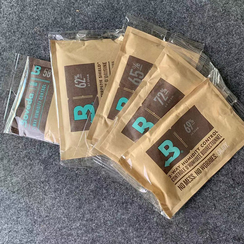方便携带小巧轻薄保湿效果好