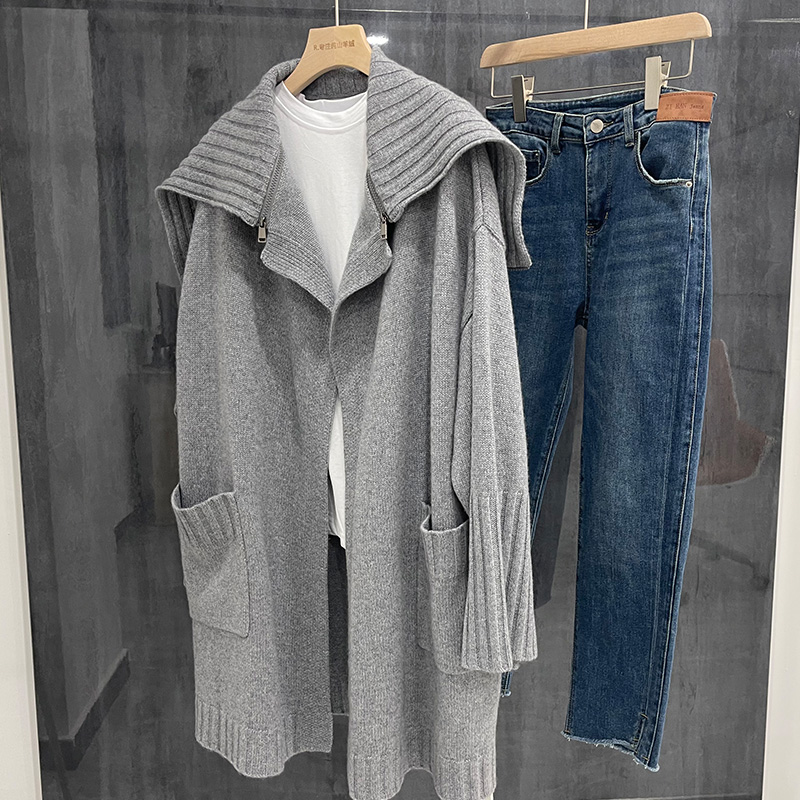 萨琪尼粗棒针的温暖两用针织外套