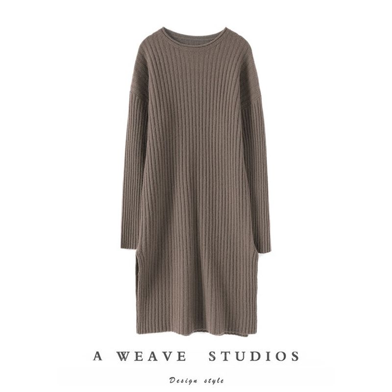 开叉湖蓝色坑条羊绒连衣裙