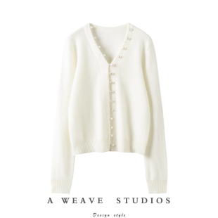 时髦到爆~V领羊绒开衫女100纯山羊绒巴洛克珍珠扣宽松针织外套