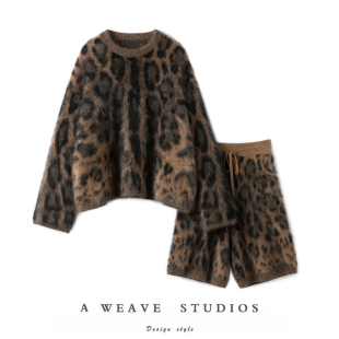 100%山羊绒复古豹纹针织套装 两件套女秋冬 宽松软糯毛衣休闲五分裤