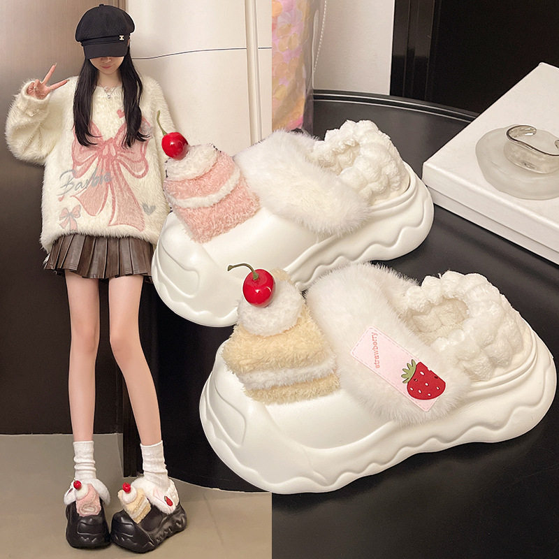 2025新款棉拖鞋女冬季可爱卡通草莓毛毛鞋女保暖包跟可外穿雪地靴