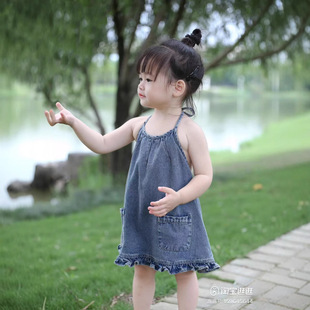 韩国童装女童牛仔连衣裙2026夏季新款洋气时尚花边系绳挂脖吊带裙