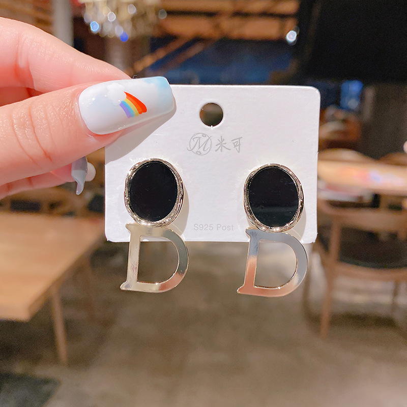 真金电镀925银针韩版气质个性D字母耳环 性感时尚冷淡风耳饰品