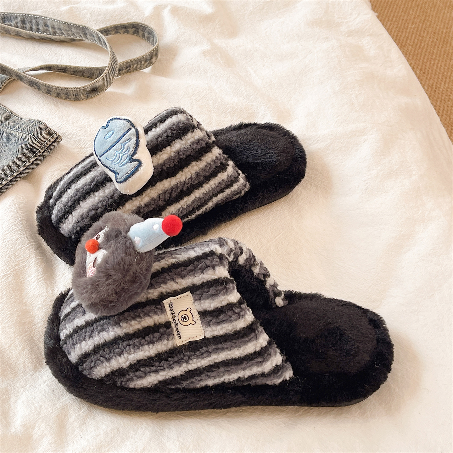 俏绘可爱企鹅小鱼条纹毛毛拖鞋