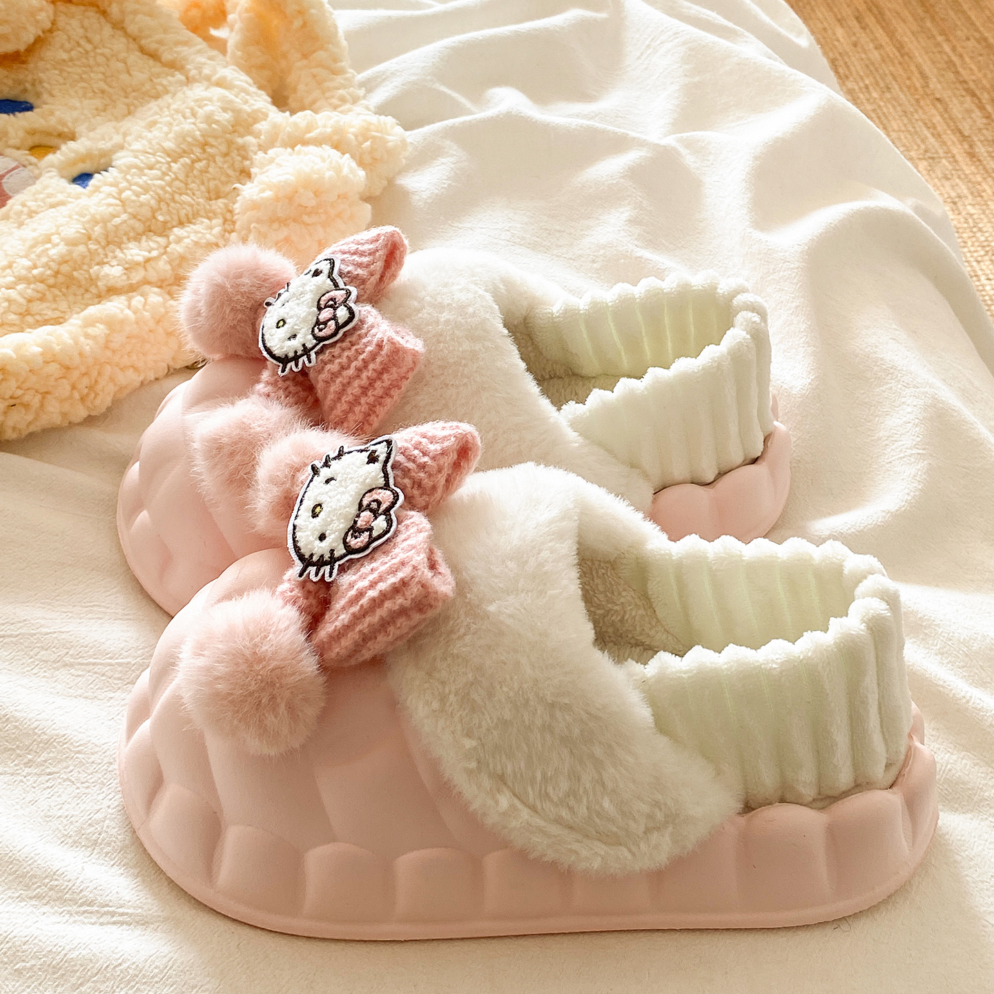 加绒保暖厚底可爱kt猫可拆卸棉鞋