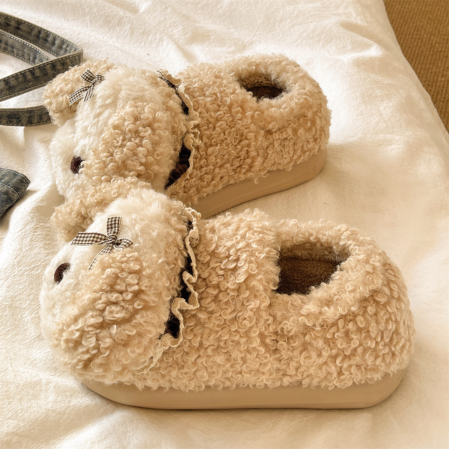 俏绘可爱蝴蝶结小狗包跟棉拖鞋