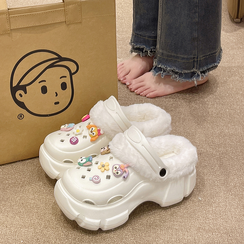 卡通可爱加绒高跟洞洞鞋