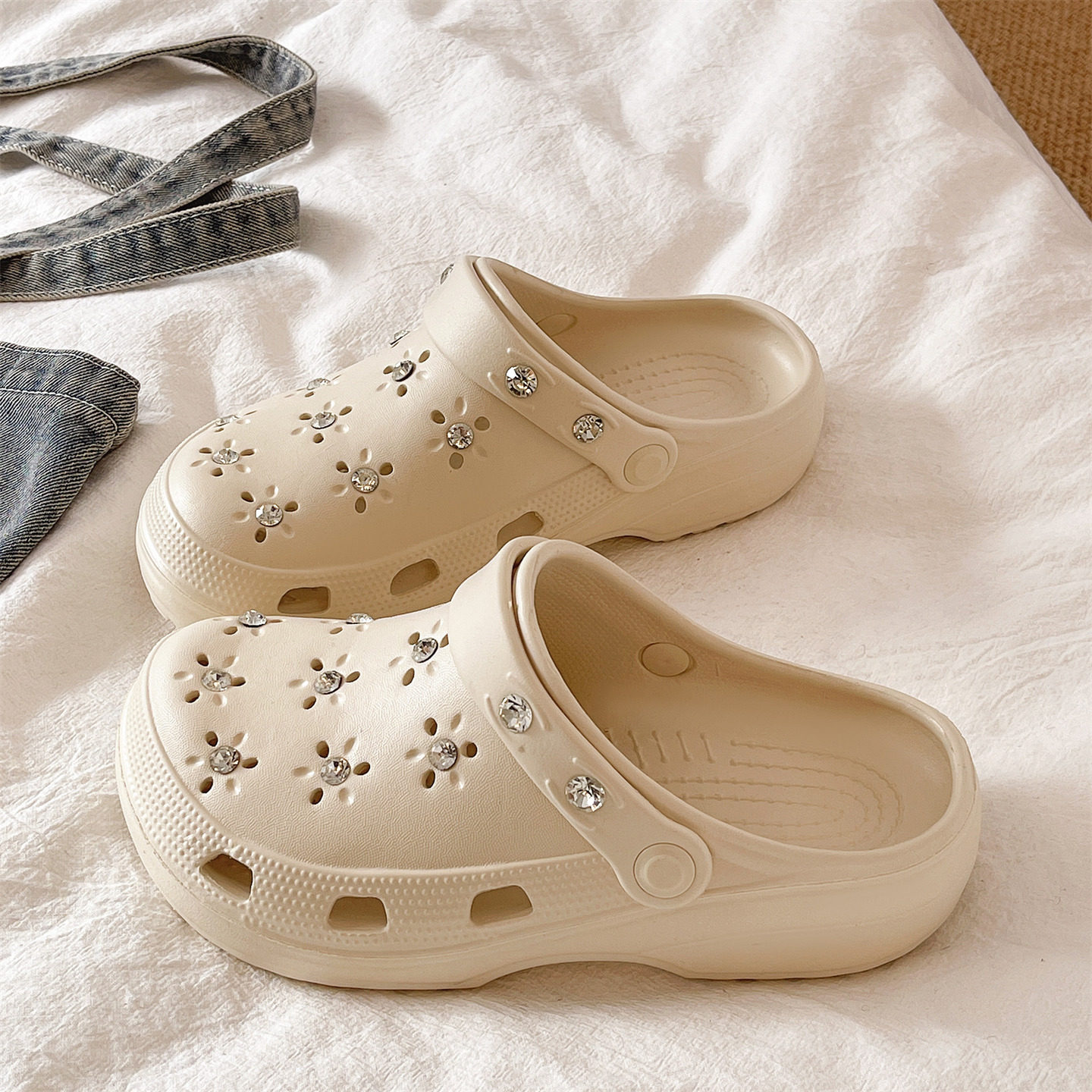 2026新款洞洞鞋女士夏季厚底外穿时尚水钻包头防滑两穿沙滩凉拖鞋
