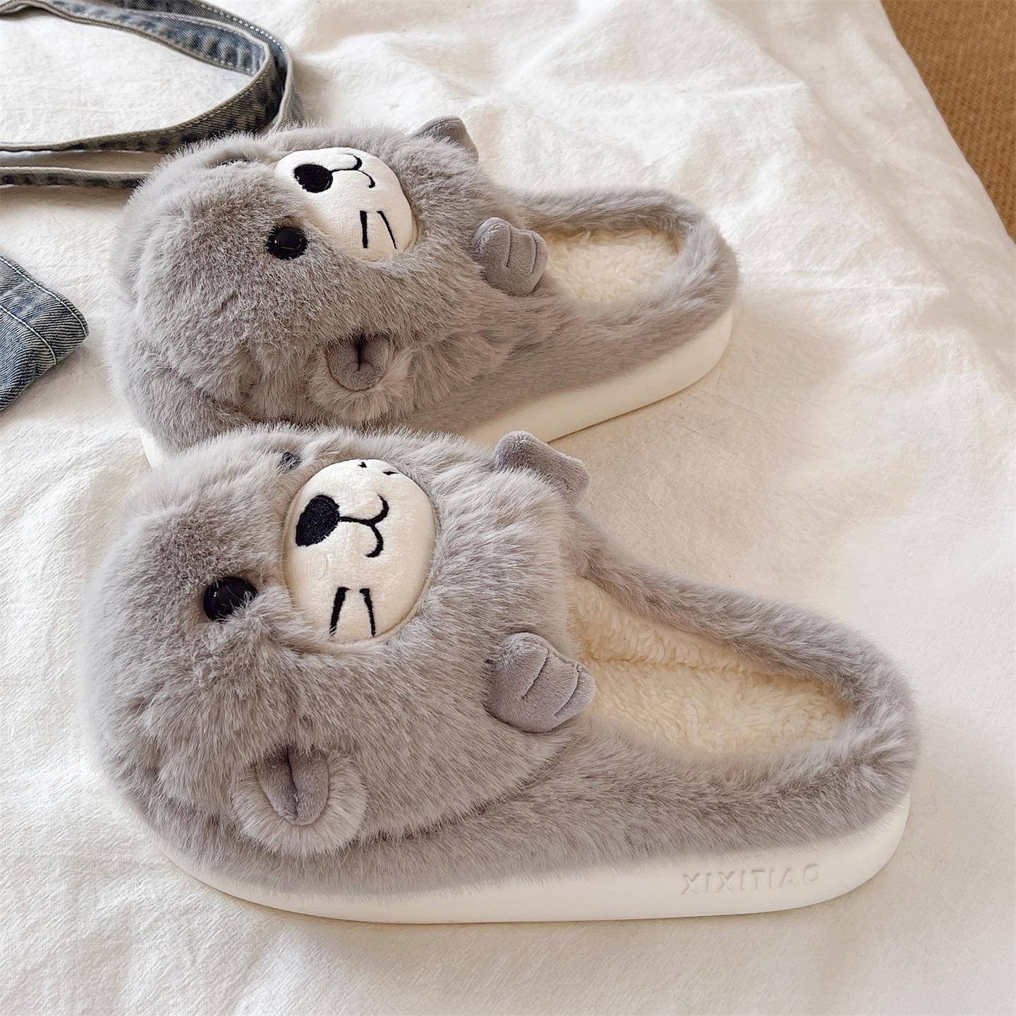 俏绘可爱小海狮厚底毛绒棉拖鞋
