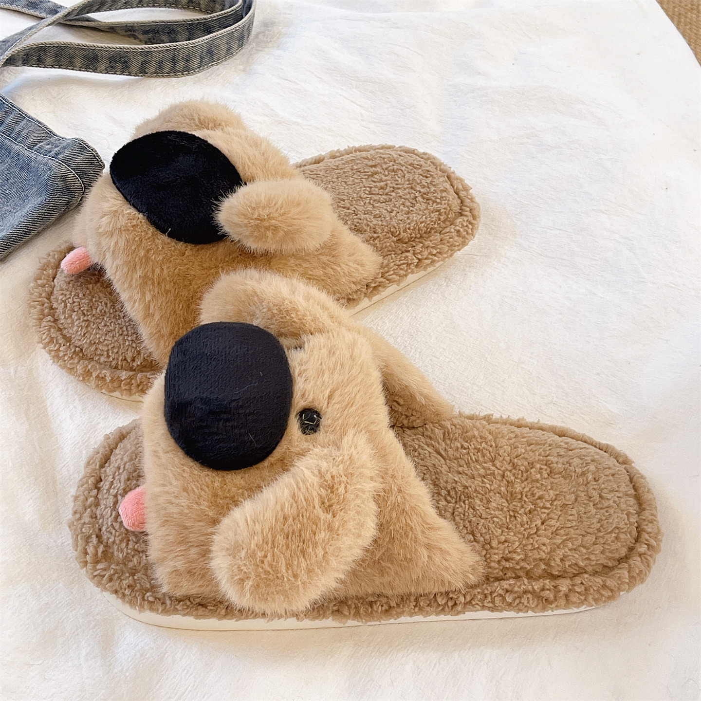 俏绘可爱大鼻子小狗一字棉拖鞋