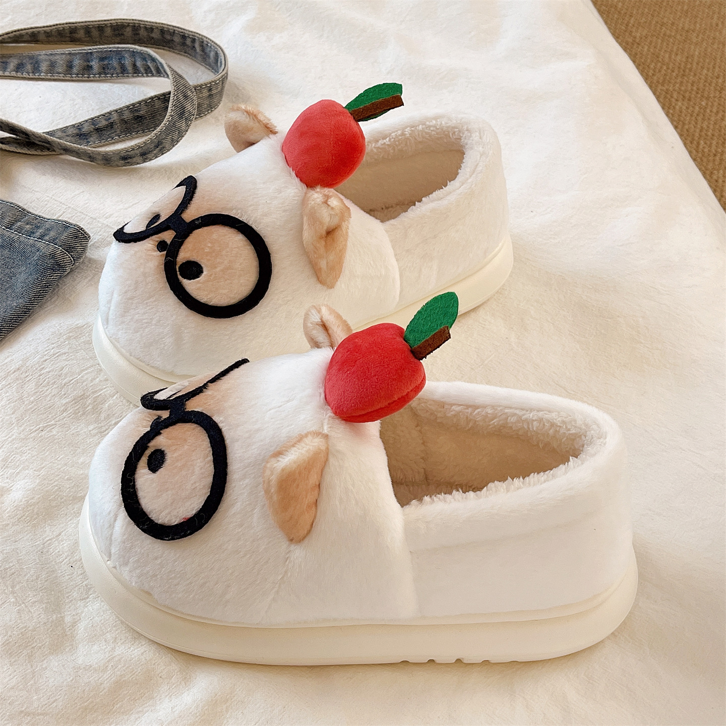 可爱眼镜苹果棉拖鞋，居家外穿都可以