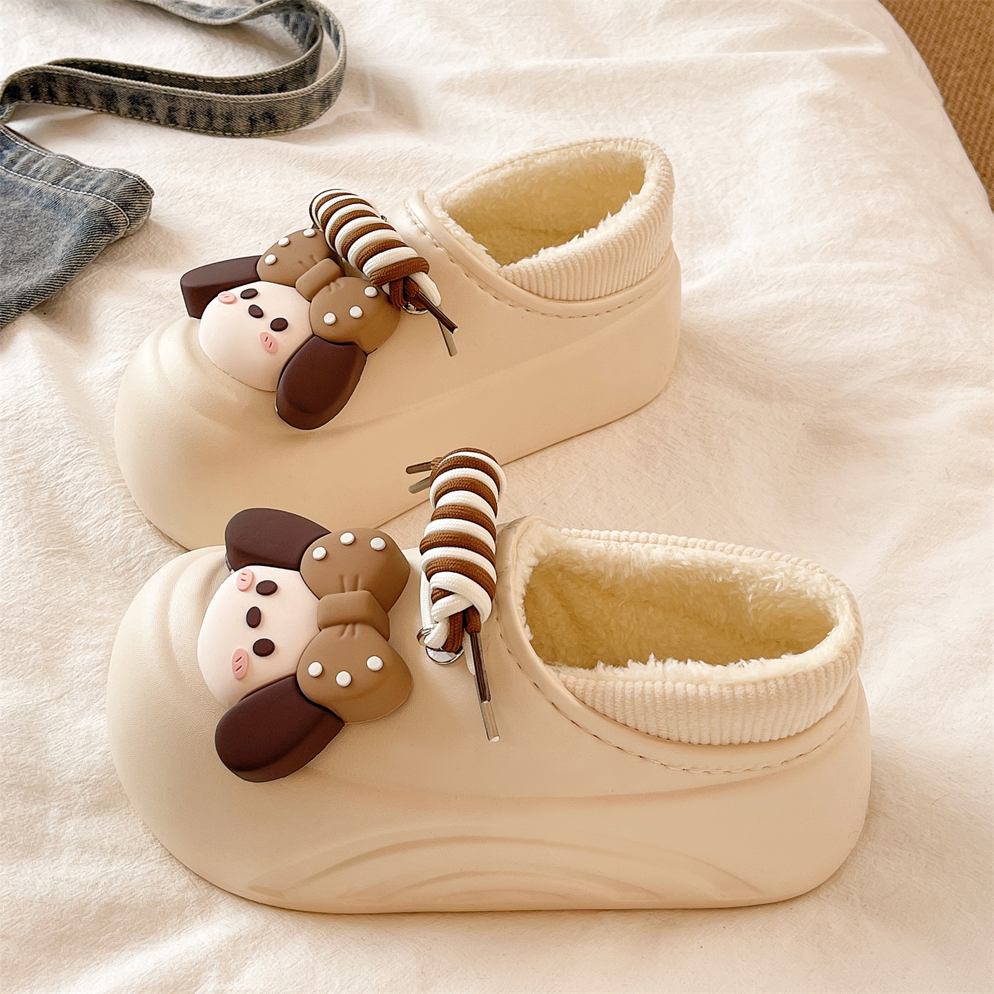 俏绘可爱小女孩防水包跟棉拖鞋