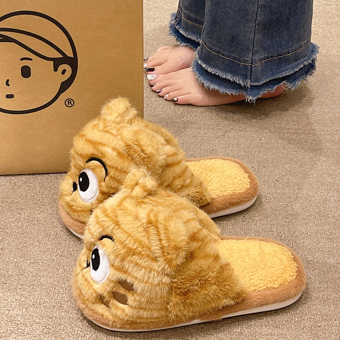 俏绘可爱呆萌虎软底保暖棉拖鞋