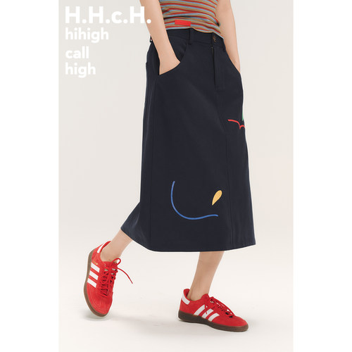 HHCH口海 SS26 线条苹果绣花藏青色中长款A字半身裙
