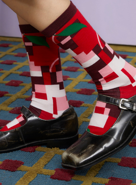 HHCH口海原创设计 复古像素苹果图案提花中筒袜