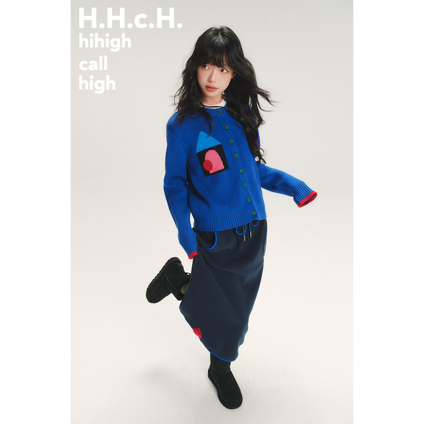 HHCH口海 AW25 手绘彩色房子提花撞色纽扣宝蓝色针织开衫毛衣外套