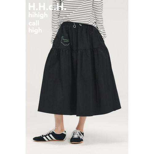 HHCH口海 AW26 香蕉绣花松紧腰撞色抽绳中长款A字黑色半身裙
