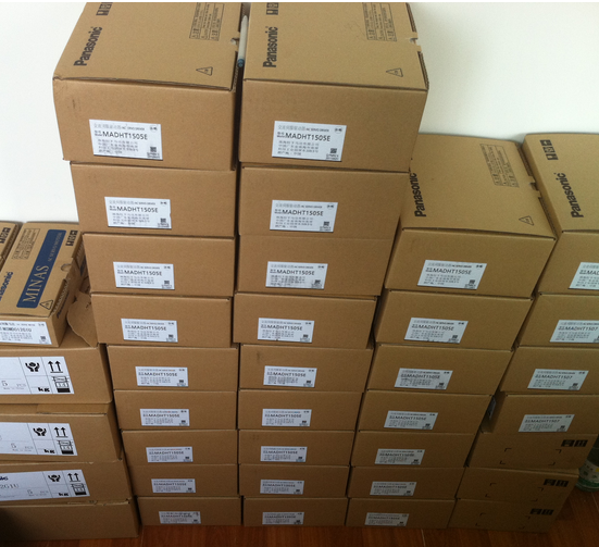 拍前询价:MSMA082P1B/MSMA082T2U2 伺服电机全新质保一年。