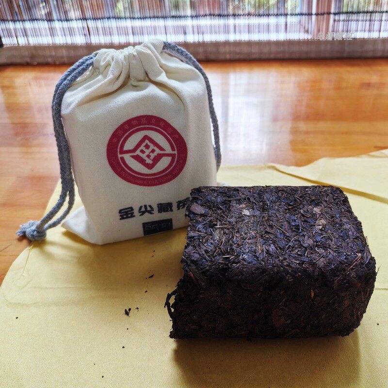 雅安藏茶蔡龙茶厂定制乌语藏红2017年茶料新包装特制布袋金尖450g