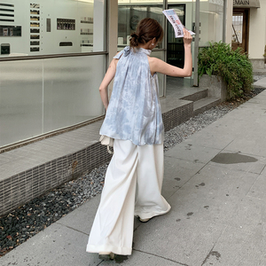 蓝色晕染挂脖背心阔腿裤女2025夏季新款清冷感气质穿搭一整套图片