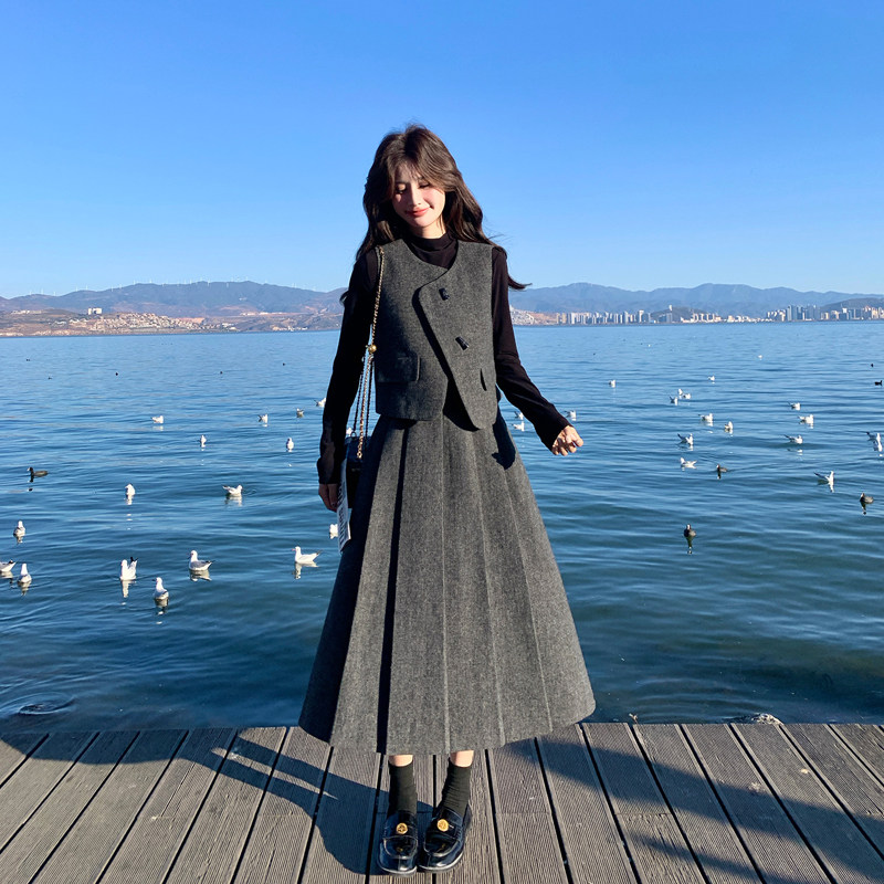 【新款】灰色复古马甲三件套8006-p185-k298，女装套装/套裙，浙宝079