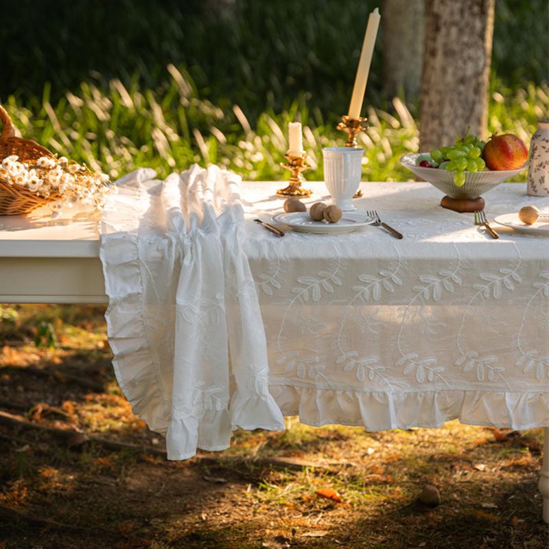 平安果法式中古风线稿素描桌布