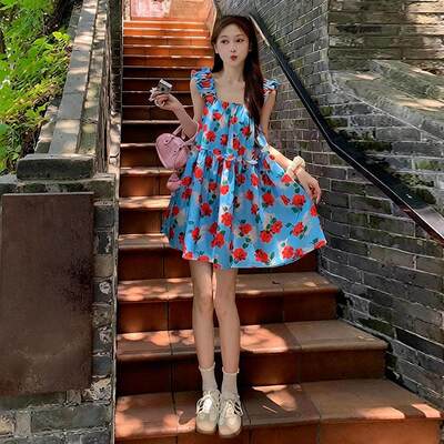 海边度假甜美碎花吊带连衣裙夏季宽松显瘦减龄木耳边沙滩短裙夏装