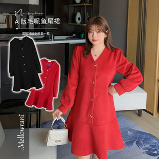 大码女装微胖妹妹毛呢外套女秋装A字版V领鱼尾裙红色蝴蝶结连衣裙