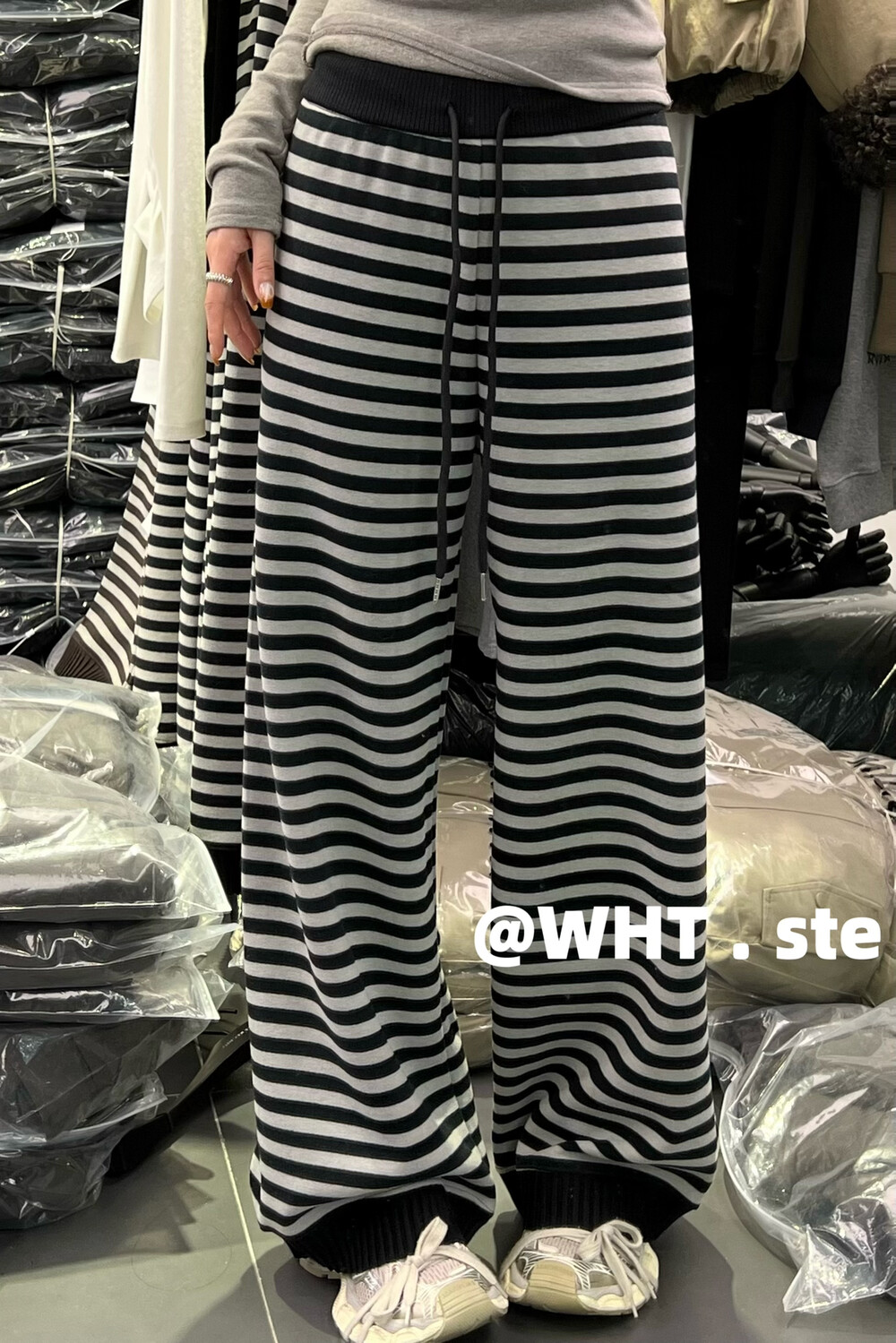 WHT正版2025冬季新款韩版洋气时尚百搭高腰条纹显瘦加绒休闲裤女
