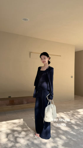 HUMSMR正版2026春季新款韩版圆领短款小衫+纯色背心+屁帘休闲裤女