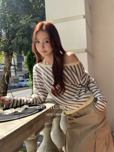 2026春季 长袖 新款 慵懒感条纹撞色挂脖露肩短款 T恤 韩系时尚 CXI正版