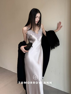 十三行正版2025冬季新款时髦洋气时尚百搭ins蕾丝拼接吊带连衣裙