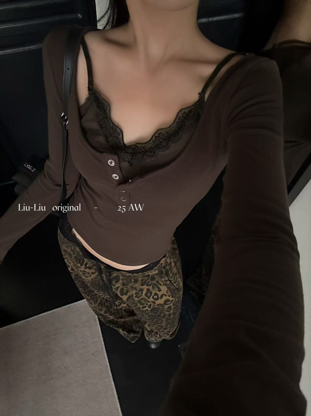 十三行正版2025冬季新款韩版洋气时尚U领显瘦上衣+蕾丝吊带背心女