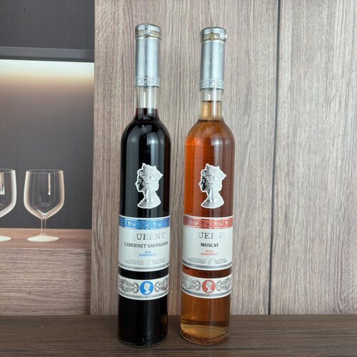 慕斯卡特赤霞珠半甜粉红葡萄酒