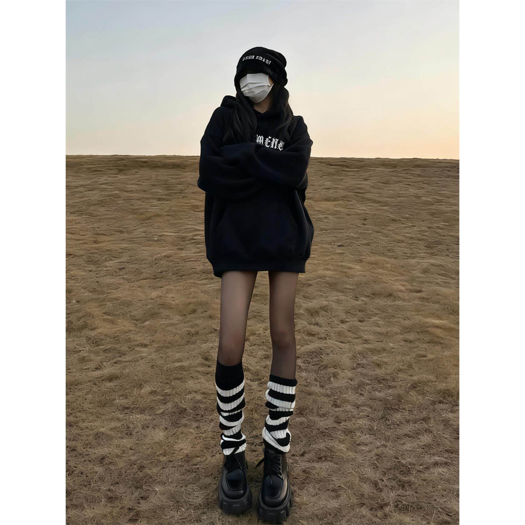 黑色加绒卫衣连帽女2026新款爆款春秋季流行外套小众独特卫衣外套