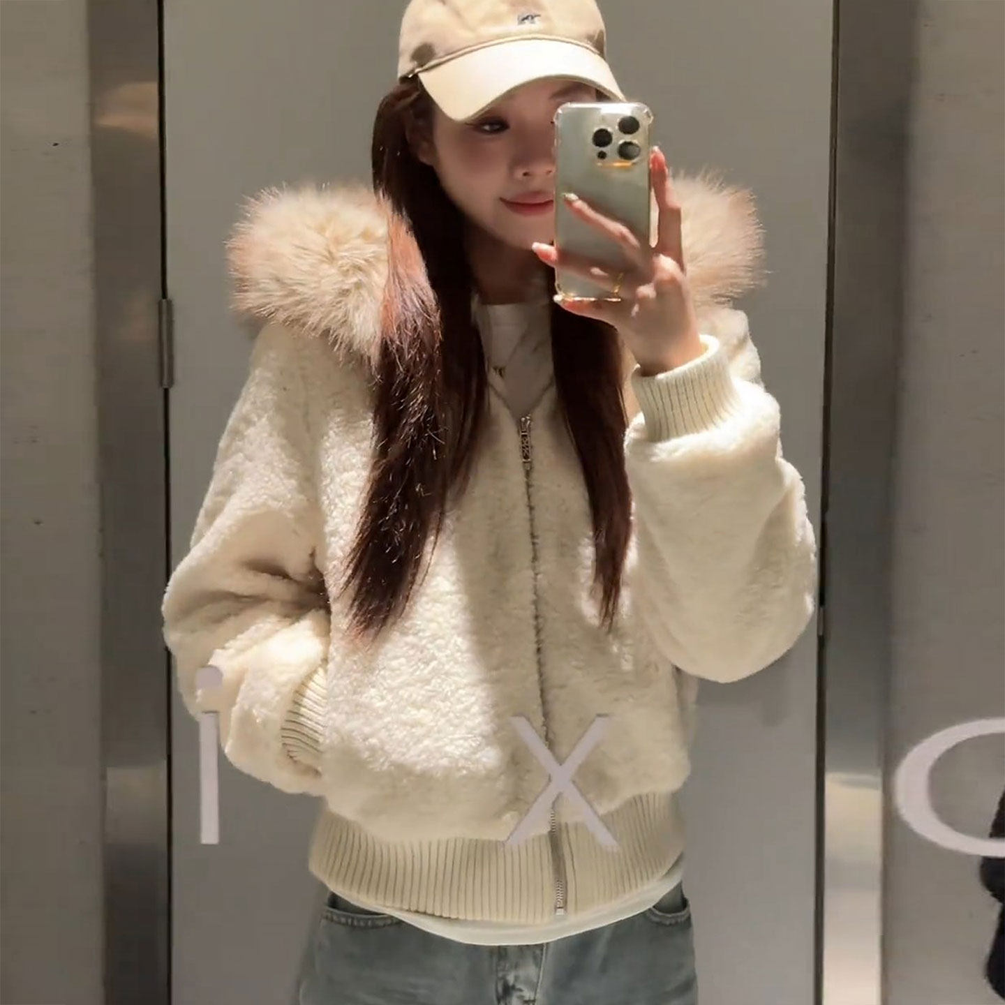 黑色韩系时尚大毛领毛绒绒夹克衫女2025冬新款设计感休闲保暖外套,女装/女士精品,短外套,淘宝优惠券,粉丝福利购,淘宝优惠卷