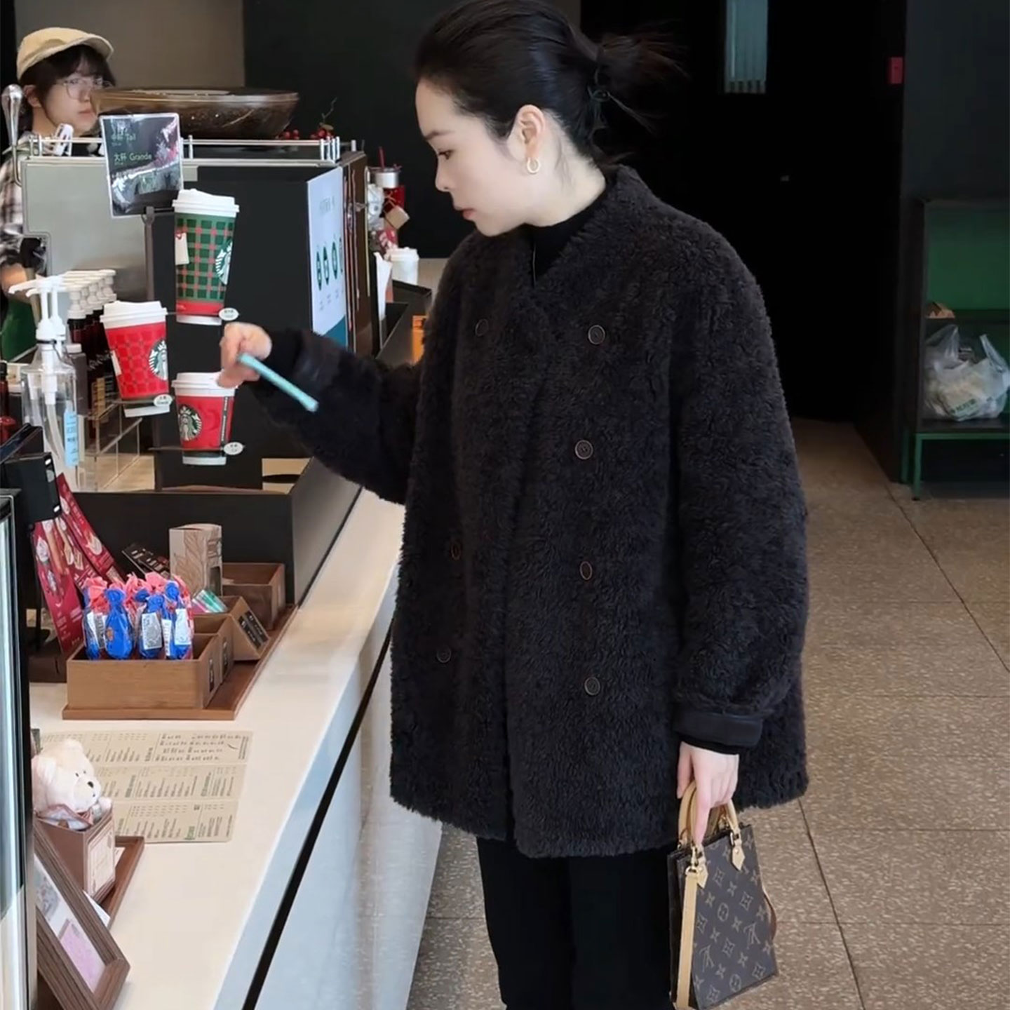 慵懒风软糯韩版羊羔毛毛外套女中长款2025冬装v领皮毛一体外套潮